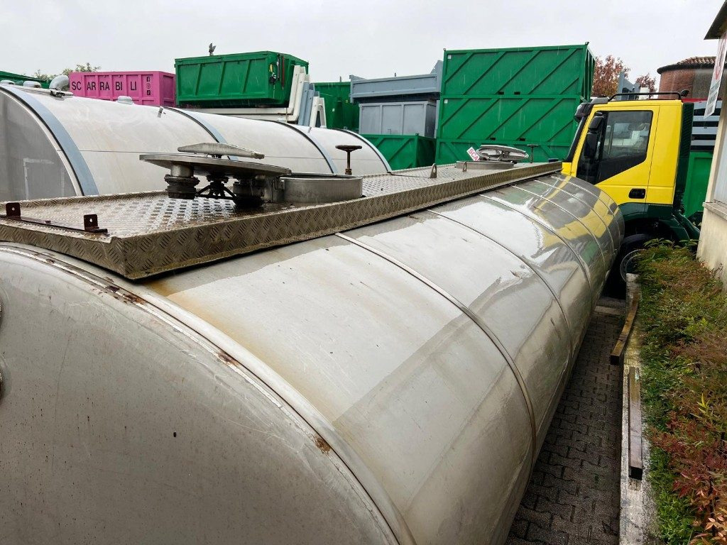 CISTERNA USATA NON SCARRABILE IN ACCIAIO INOX - Εμπορευματοκιβώτιο-δεξαμενή: φωτογραφία 4 CISTERNA USATA NON SCARRABILE IN ACCIAIO INOX - Εμπορευματοκιβώτιο-δεξαμενή: φωτογραφία 4