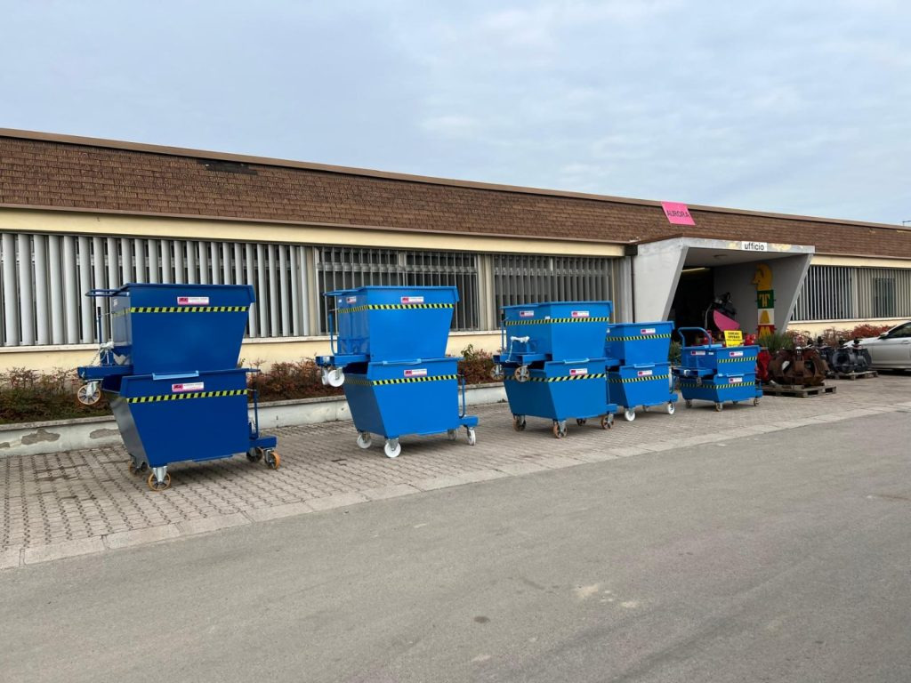 CONTAINER A BENNA RIBALTABILE - Ανατρεπόμενος κάδος: φωτογραφία 2 CONTAINER A BENNA RIBALTABILE - Ανατρεπόμενος κάδος: φωτογραφία 2