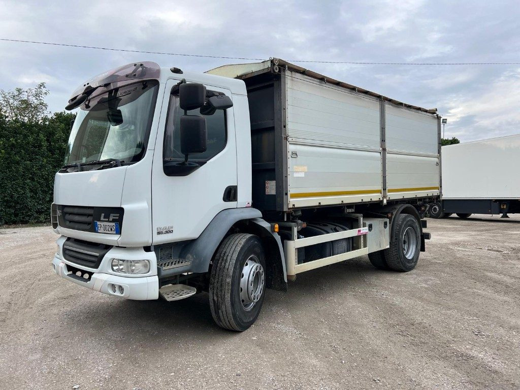 DAF LF55.300 RIBALTABILE TRILATERALE - Φορτηγό ανατρεπόμενο: φωτογραφία 1 DAF LF55.300 RIBALTABILE TRILATERALE - Φορτηγό ανατρεπόμενο: φωτογραφία 1