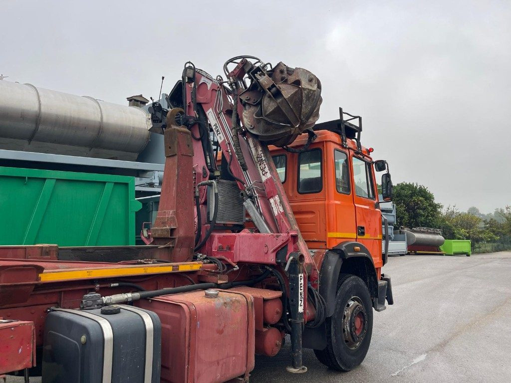 IVECO 190E26 SCARRABILE CON GRU PENZ E POLIPO - Φορτηγό φόρτωσης γάντζου: φωτογραφία 4 IVECO 190E26 SCARRABILE CON GRU PENZ E POLIPO - Φορτηγό φόρτωσης γάντζου: φωτογραφία 4