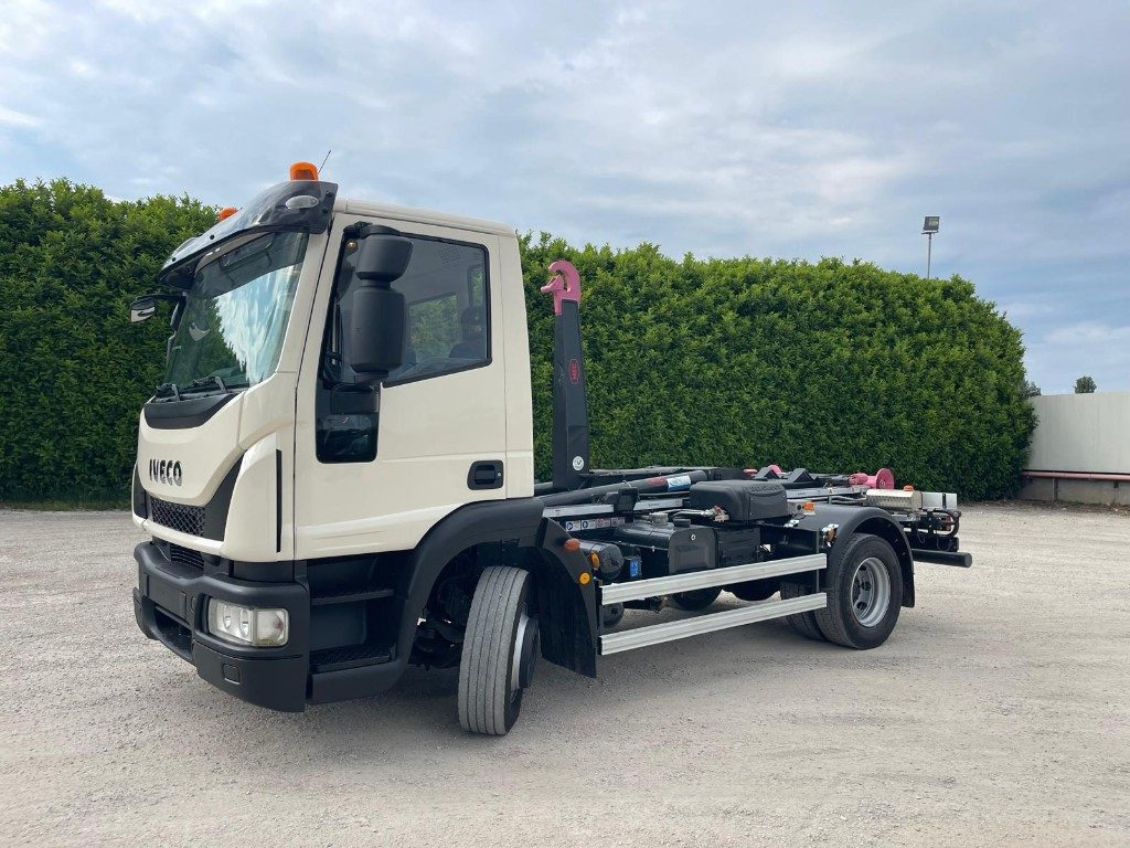IVECO EUROCARGO 120E22 SCARRABILE - Φορτηγό φόρτωσης γάντζου: φωτογραφία 1 IVECO EUROCARGO 120E22 SCARRABILE - Φορτηγό φόρτωσης γάντζου: φωτογραφία 1