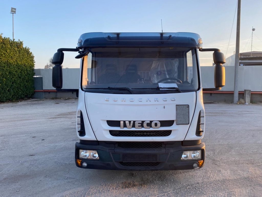 IVECO EUROCARGO 80 E18 CON IMPIANTO SCARRABILE NUO - Φορτηγό φόρτωσης γάντζου: φωτογραφία 4 IVECO EUROCARGO 80 E18 CON IMPIANTO SCARRABILE NUO - Φορτηγό φόρτωσης γάντζου: φωτογραφία 4