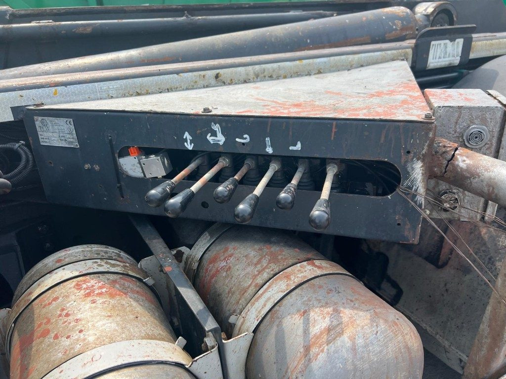 IVECO STRALIS AS260S 50Y SCARRABILE - Φορτηγό φόρτωσης γάντζου: φωτογραφία 5 IVECO STRALIS AS260S 50Y SCARRABILE - Φορτηγό φόρτωσης γάντζου: φωτογραφία 5