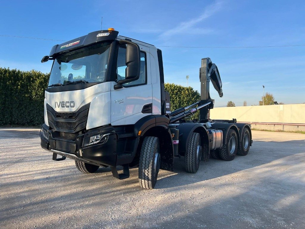 IVECO TRAKKER T-WAY AD500 NUOVO SCARRABILE - Φορτηγό φόρτωσης γάντζου: φωτογραφία 2 IVECO TRAKKER T-WAY AD500 NUOVO SCARRABILE - Φορτηγό φόρτωσης γάντζου: φωτογραφία 2