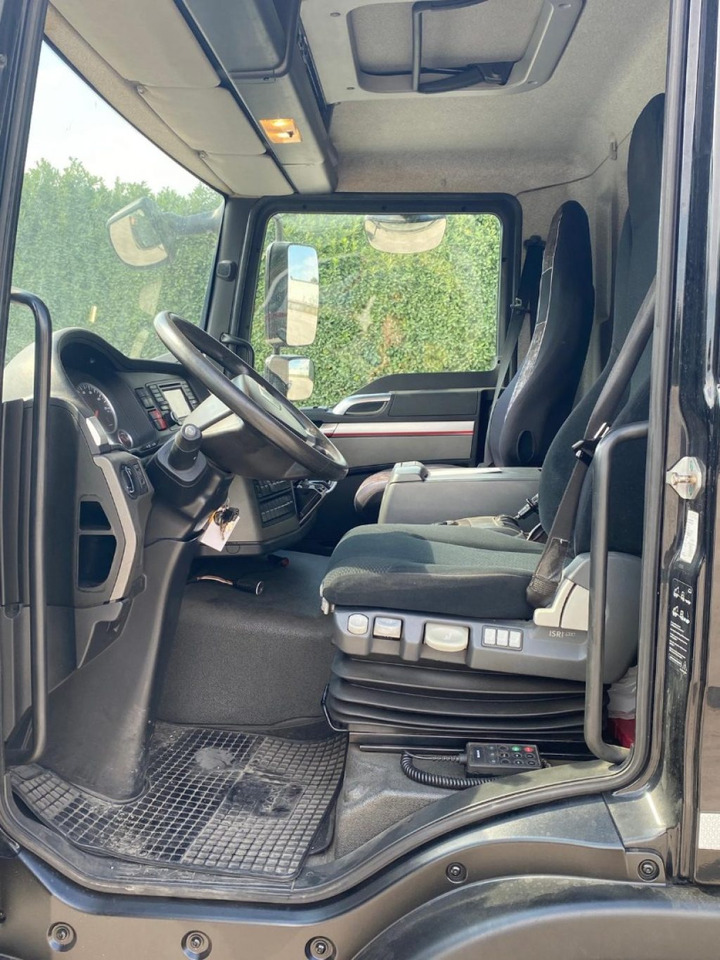 Φορτηγό φόρτωσης γάντζου MAN TGL 12.220 CON SCARRABILE NUOVO: φωτογραφία 12 Φορτηγό φόρτωσης γάντζου MAN TGL 12.220 CON SCARRABILE NUOVO: φωτογραφία 12