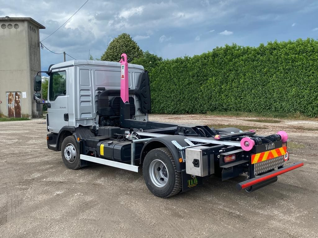 MAN TGM 12.220 - Φορτηγό φόρτωσης γάντζου: φωτογραφία 3 MAN TGM 12.220 - Φορτηγό φόρτωσης γάντζου: φωτογραφία 3