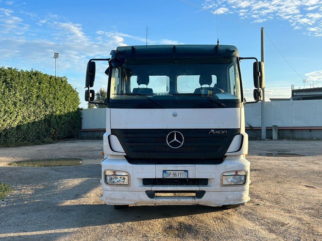 MERCEDES-BENZ MERCEDES 2533 SCARRABILE - Φορτηγό φόρτωσης γάντζου: φωτογραφία 2 MERCEDES-BENZ MERCEDES 2533 SCARRABILE - Φορτηγό φόρτωσης γάντζου: φωτογραφία 2