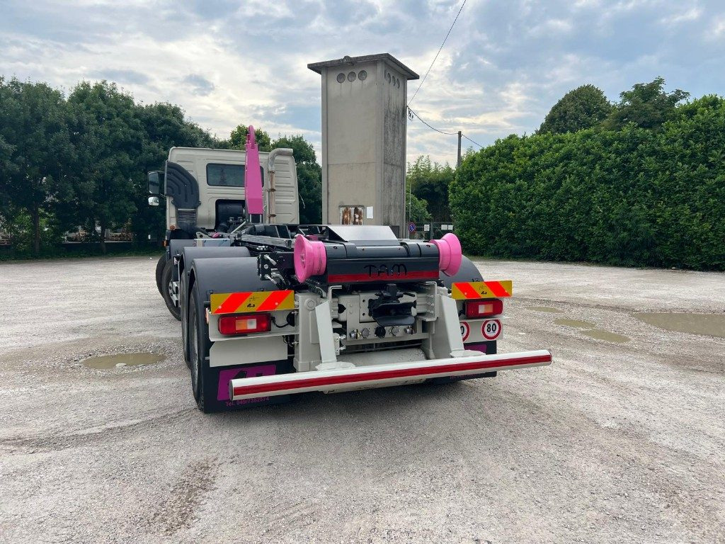 VOLVO FM480 SCARRABILE 8X4 - Φορτηγό φόρτωσης γάντζου: φωτογραφία 4 VOLVO FM480 SCARRABILE 8X4 - Φορτηγό φόρτωσης γάντζου: φωτογραφία 4