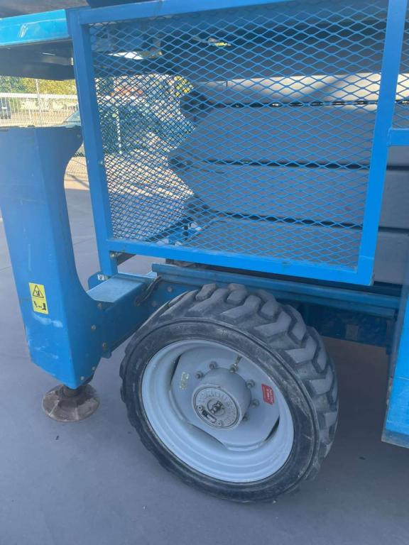 Genie GS-4390 - Ψαλιδωτό ανυψωτικό: φωτογραφία 3 Genie GS-4390 - Ψαλιδωτό ανυψωτικό: φωτογραφία 3