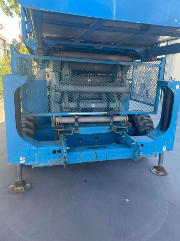 Genie GS-4390 - Ψαλιδωτό ανυψωτικό: φωτογραφία 4 Genie GS-4390 - Ψαλιδωτό ανυψωτικό: φωτογραφία 4
