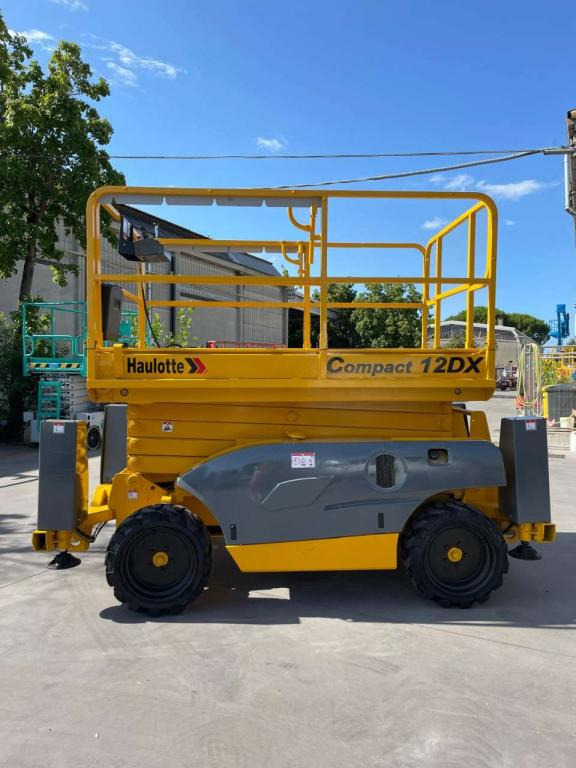 Haulotte COMPACT 12DX - Ψαλιδωτό ανυψωτικό: φωτογραφία 1 Haulotte COMPACT 12DX - Ψαλιδωτό ανυψωτικό: φωτογραφία 1