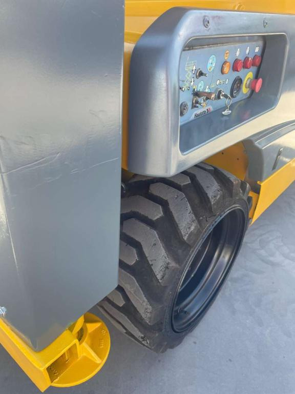 Haulotte COMPACT 12DX - Ψαλιδωτό ανυψωτικό: φωτογραφία 5 Haulotte COMPACT 12DX - Ψαλιδωτό ανυψωτικό: φωτογραφία 5