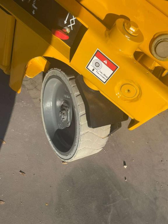 Ψαλιδωτό ανυψωτικό Haulotte COMPACT 8: φωτογραφία 9