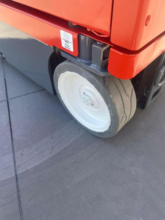 SkyJack SJ-16 - Άλλα μηχανήματα: φωτογραφία 5 SkyJack SJ-16 - Άλλα μηχανήματα: φωτογραφία 5