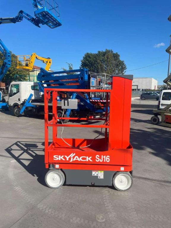 SkyJack SJ-16 - Άλλα μηχανήματα: φωτογραφία 4 SkyJack SJ-16 - Άλλα μηχανήματα: φωτογραφία 4