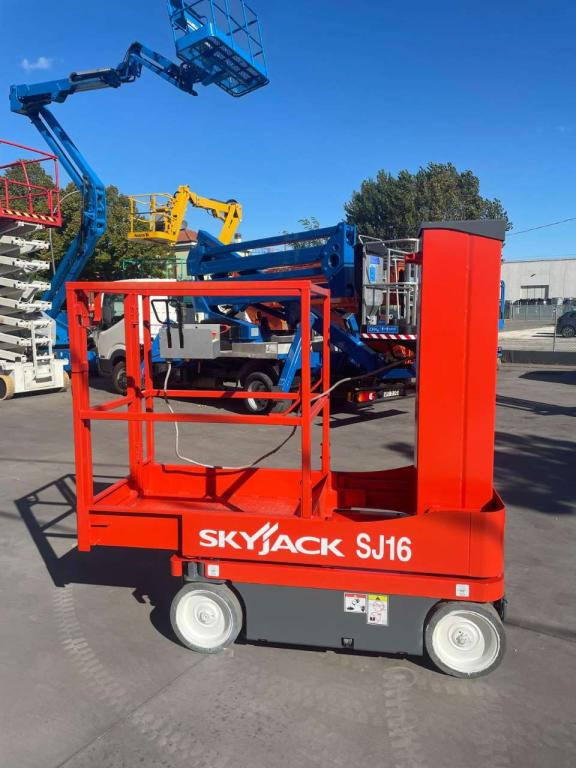 SkyJack SJ-16 - Άλλα μηχανήματα: φωτογραφία 1 SkyJack SJ-16 - Άλλα μηχανήματα: φωτογραφία 1