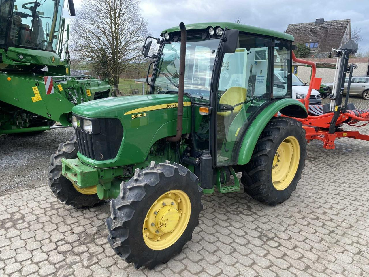 John Deere 5055E - Τρακτέρ: φωτογραφία 2 John Deere 5055E - Τρακτέρ: φωτογραφία 2
