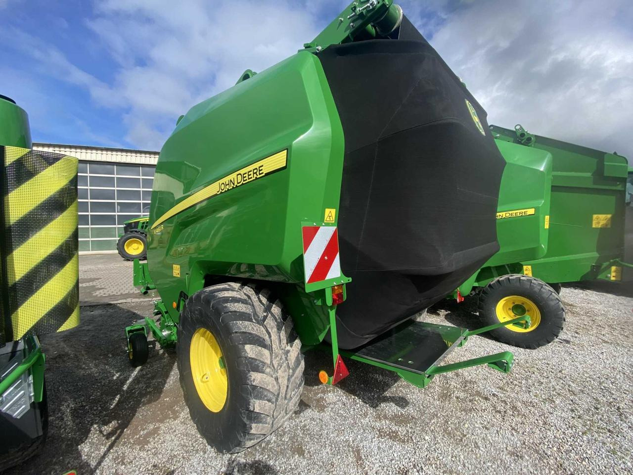 John Deere V461 R - 671 Bunde - Χορτοδετική μηχανή στρόγγυλης μπάλας: φωτογραφία 4 John Deere V461 R - 671 Bunde - Χορτοδετική μηχανή στρόγγυλης μπάλας: φωτογραφία 4