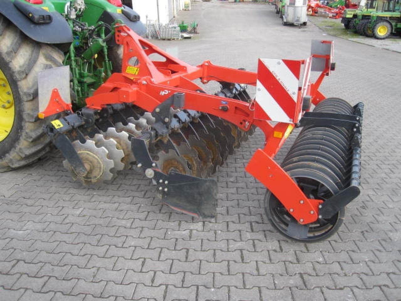 Kuhn Optimer+ 303 - Δισκοσβάρνα: φωτογραφία 3 Kuhn Optimer+ 303 - Δισκοσβάρνα: φωτογραφία 3