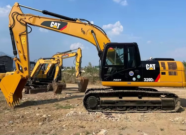 CATERPILLAR Crawler excavator Used excavator cat320 Japan brand Used CAT 320 Excavator Caterpillar 320D Crawler Excavator CAT320 used digger for sale - Ερπυστριοφόρος εκσκαφέας: φωτογραφία 2 CATERPILLAR Crawler excavator Used excavator cat320 Japan brand Used CAT 320 Excavator Caterpillar 320D Crawler Excavator CAT320 used digger for sale - Ερπυστριοφόρος εκσκαφέας: φωτογραφία 2