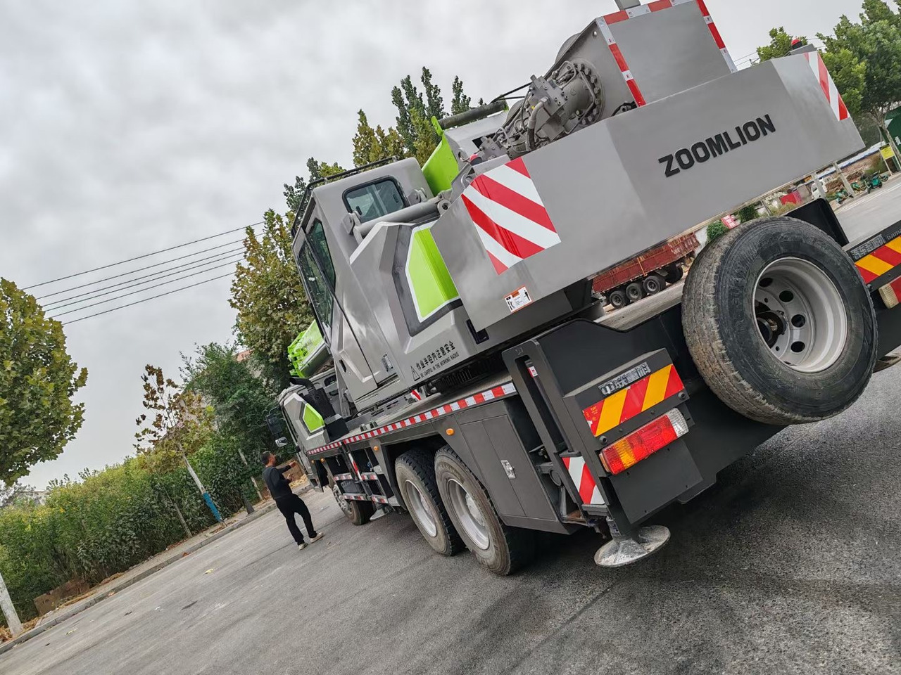 ZOOMLION ZTC251V 25 TON TRUCK CRANE - Τηλεσκοπικός γερανός: φωτογραφία 3 ZOOMLION ZTC251V 25 TON TRUCK CRANE - Τηλεσκοπικός γερανός: φωτογραφία 3