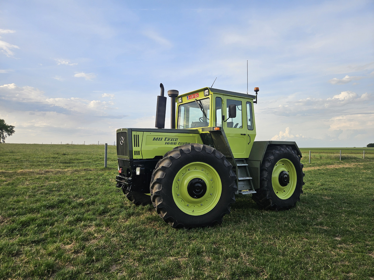 MERCEDES-BENZ MB-TRAC 1600 - Τρακτέρ: φωτογραφία 1 MERCEDES-BENZ MB-TRAC 1600 - Τρακτέρ: φωτογραφία 1