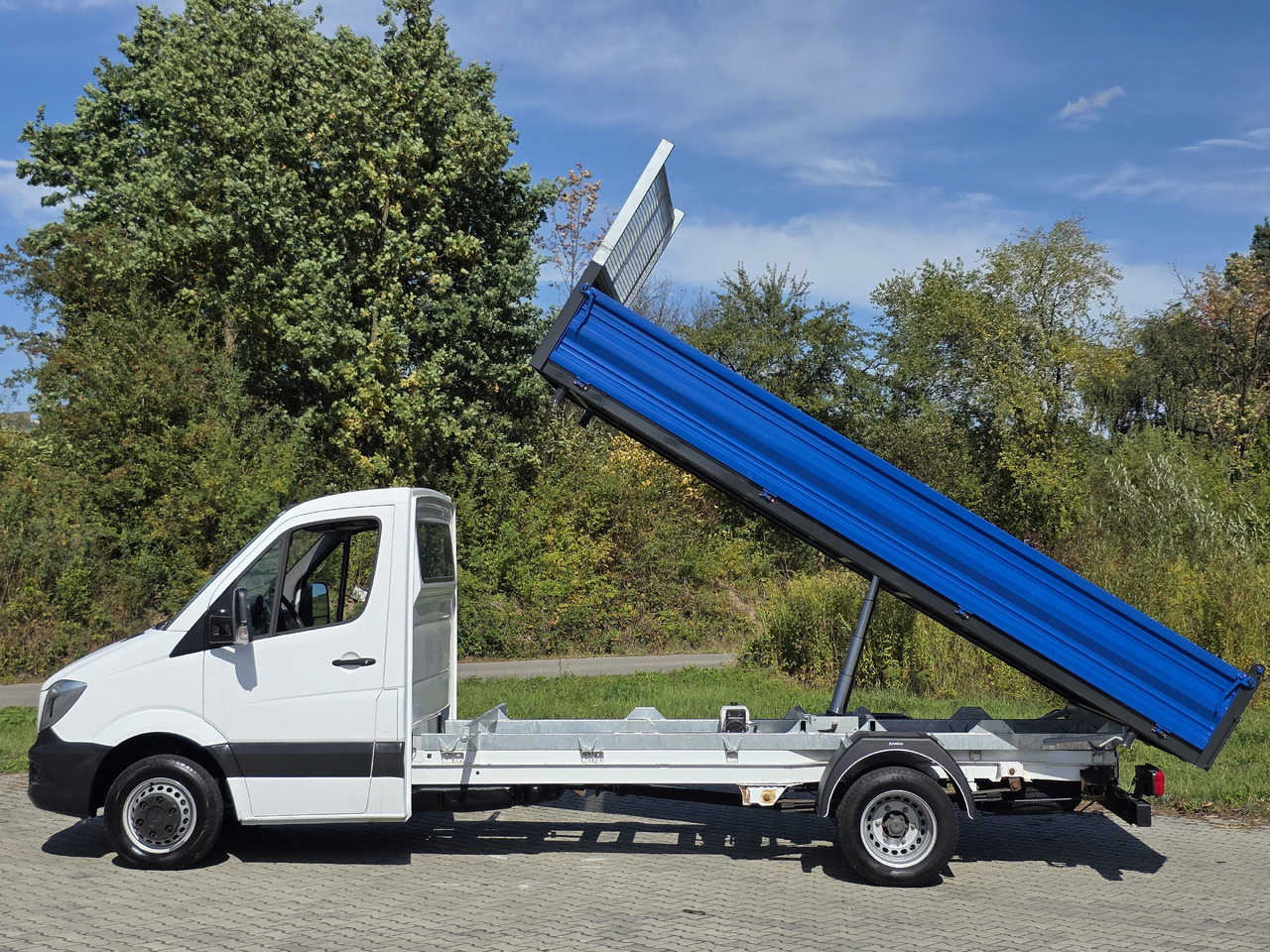MERCEDES-BENZ Sprinter 419 CDI Wywrotka 4.50 M ! Kiper 3-Stronny ! Klima ! 3.0 CDI * 190 Km ! - Όχημα με ανατρεπομενη καροτσα: φωτογραφία 4 MERCEDES-BENZ Sprinter 419 CDI Wywrotka 4.50 M ! Kiper 3-Stronny ! Klima ! 3.0 CDI * 190 Km ! - Όχημα με ανατρεπομενη καροτσα: φωτογραφία 4
