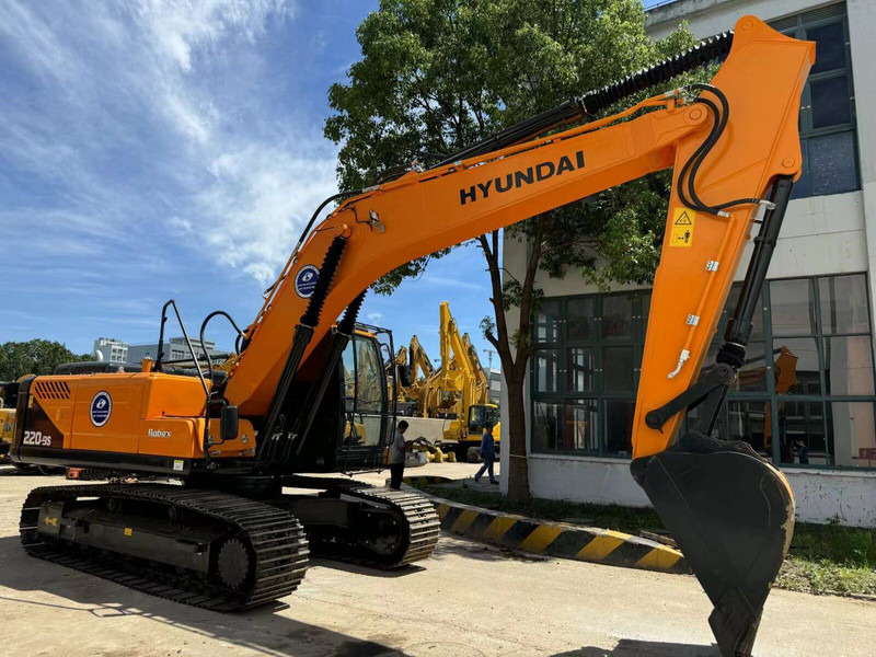 Hyundai R220LC-9S - Ερπυστριοφόρος εκσκαφέας: φωτογραφία 4 Hyundai R220LC-9S - Ερπυστριοφόρος εκσκαφέας: φωτογραφία 4