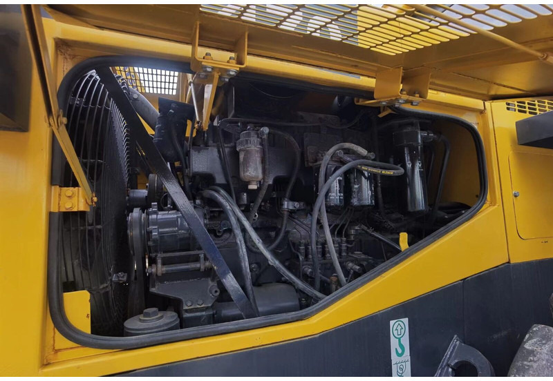 Komatsu WA470 - Ελαστιχοφόρος φορτωτής: φωτογραφία 2 Komatsu WA470 - Ελαστιχοφόρος φορτωτής: φωτογραφία 2