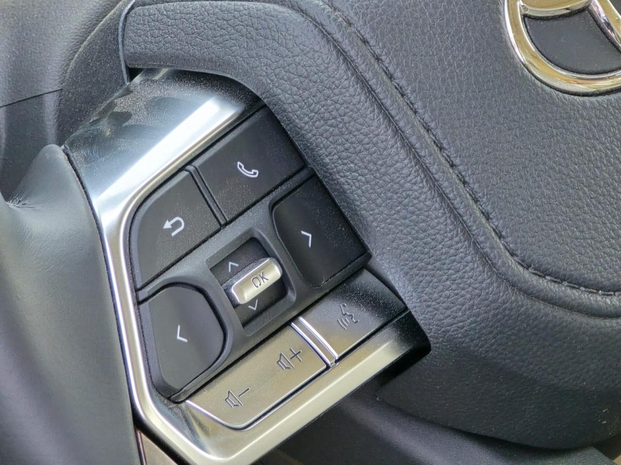 Land Cruiser GXR 3.5L Twin Turbo - Αυτοκίνητο: φωτογραφία 5 Land Cruiser GXR 3.5L Twin Turbo - Αυτοκίνητο: φωτογραφία 5