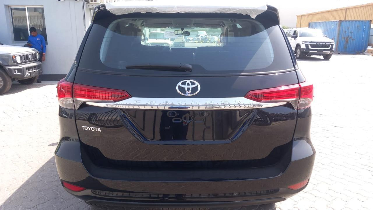 TOYOTA 2.4L SR5 Comfort 4WD - Αυτοκίνητο: φωτογραφία 2 TOYOTA 2.4L SR5 Comfort 4WD - Αυτοκίνητο: φωτογραφία 2