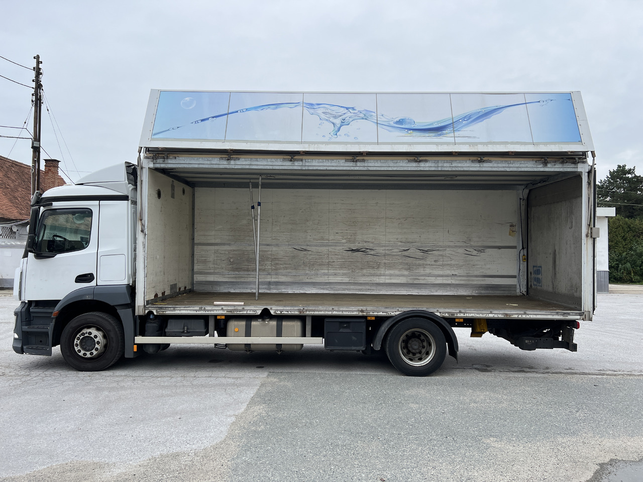 MERCEDES-BENZ ANTOS 18.30 L automatische Seitenladung | LBW | Klima | Tempomat - Φορτηγό για τη μεταφορά ποτών: φωτογραφία 4 MERCEDES-BENZ ANTOS 18.30 L automatische Seitenladung | LBW | Klima | Tempomat - Φορτηγό για τη μεταφορά ποτών: φωτογραφία 4