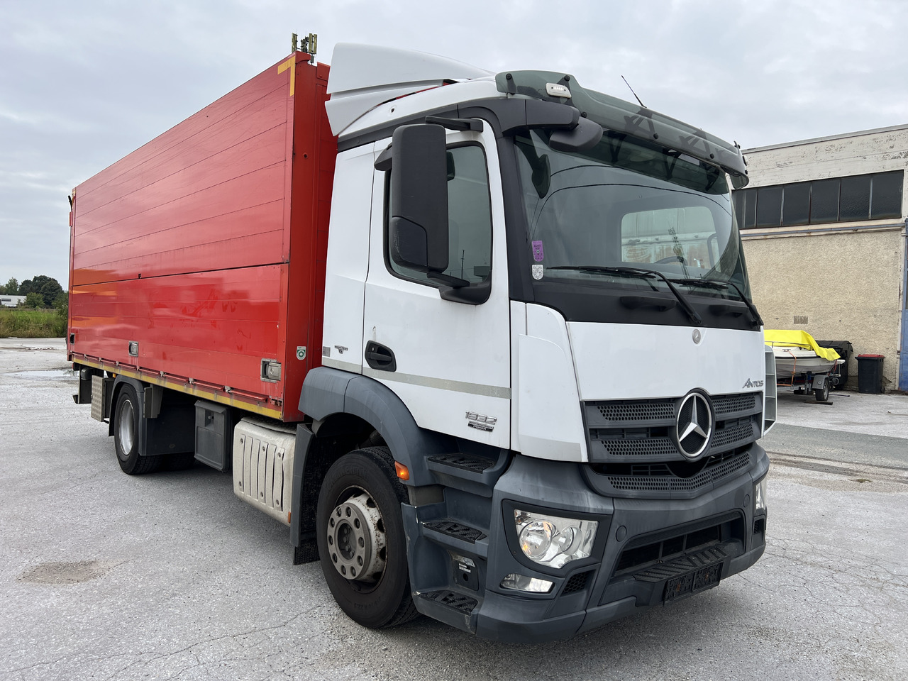 MERCEDES-BENZ ANTOS  1832 Getränkw.  LBW | Klima |  EURO 6 - Φορτηγό για τη μεταφορά ποτών: φωτογραφία 2 MERCEDES-BENZ ANTOS  1832 Getränkw.  LBW | Klima |  EURO 6 - Φορτηγό για τη μεταφορά ποτών: φωτογραφία 2