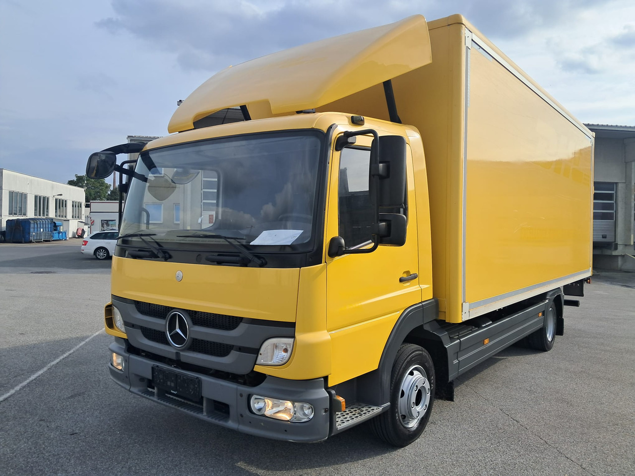 MERCEDES-BENZ ATEGO 8 16 Koffer mit LBW | Schalter | EZ 2013 - Φορτηγό κόφα: φωτογραφία 1 MERCEDES-BENZ ATEGO 8 16 Koffer mit LBW | Schalter | EZ 2013 - Φορτηγό κόφα: φωτογραφία 1