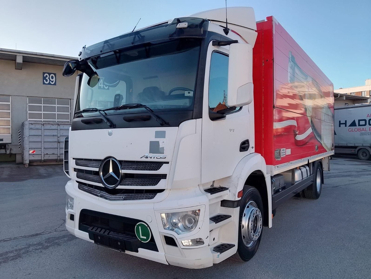Mercedes-Benz ANTOS 18 30| Getränkew.| Klima| Luftgef| EZ 2014 - Φορτηγό για τη μεταφορά ποτών: φωτογραφία 1 Mercedes-Benz ANTOS 18 30| Getränkew.| Klima| Luftgef| EZ 2014 - Φορτηγό για τη μεταφορά ποτών: φωτογραφία 1