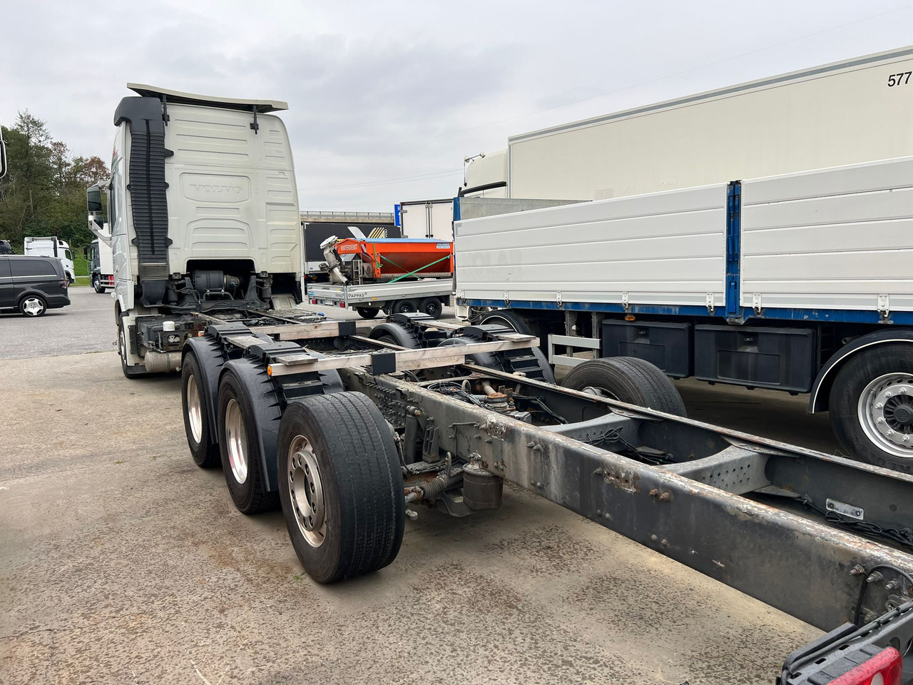 VOLVO FH 540 8x4 Fahrgestell - Φορτηγό σασί: φωτογραφία 3 VOLVO FH 540 8x4 Fahrgestell - Φορτηγό σασί: φωτογραφία 3
