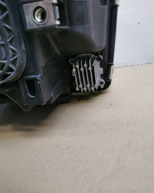 LAMPA XENON MAN TGX TGS RH.ORYGINAŁ LIFT MOCNY LED - Προβολέας για Φορτηγό: φωτογραφία 4 LAMPA XENON MAN TGX TGS RH.ORYGINAŁ LIFT MOCNY LED - Προβολέας για Φορτηγό: φωτογραφία 4