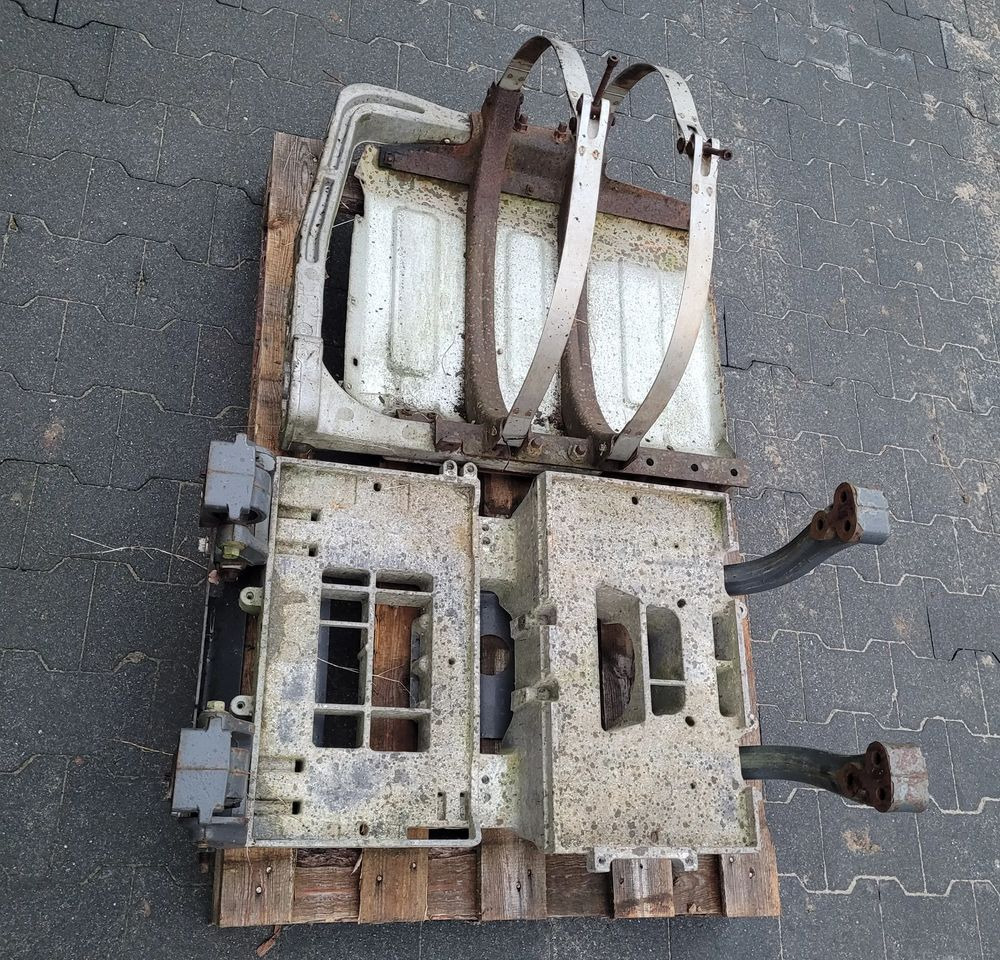 MOCOWANIE KATALIZATORA ,BATERII VOLVO FH13 ORYGINAŁ CHWALIM116 - Αμάξωμα και εξωτερικό για Φορτηγό: φωτογραφία 1 MOCOWANIE KATALIZATORA ,BATERII VOLVO FH13 ORYGINAŁ CHWALIM116 - Αμάξωμα και εξωτερικό για Φορτηγό: φωτογραφία 1