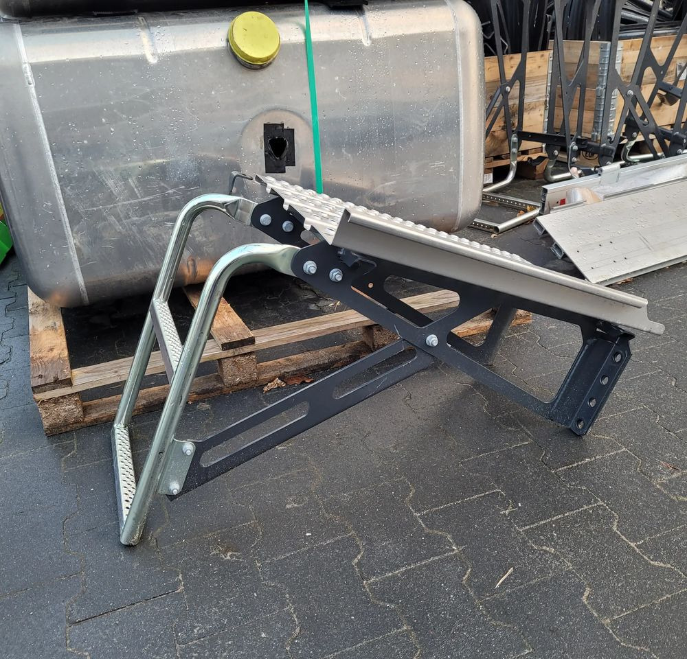 PODEST DRABINKA TRAP MERCRDES ACTROS MP4 MP5 AXOR - Αμάξωμα και εξωτερικό για Φορτηγό: φωτογραφία 1 PODEST DRABINKA TRAP MERCRDES ACTROS MP4 MP5 AXOR - Αμάξωμα και εξωτερικό για Φορτηγό: φωτογραφία 1