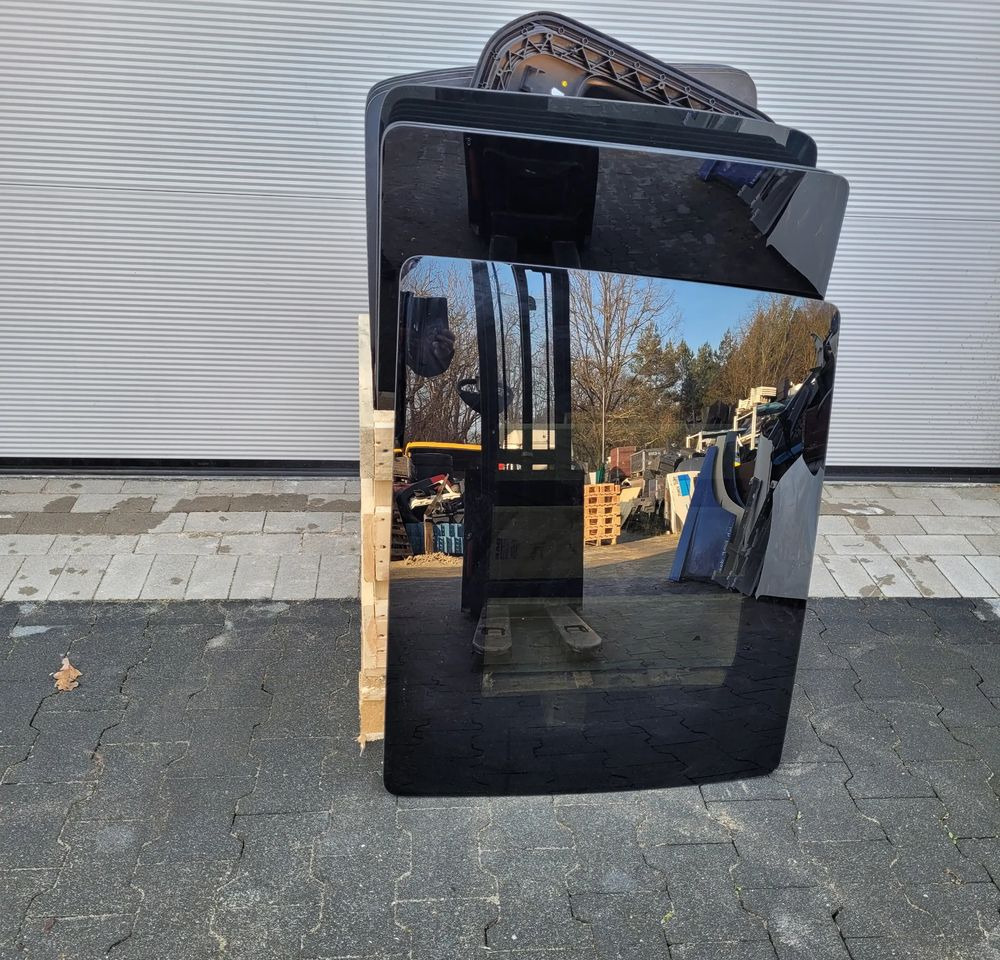 SZYBERDACH SZYBA DAF XF XG NM. 2237060 ORYGINAŁ CHWALIM116 - Αμάξωμα και εξωτερικό για Φορτηγό: φωτογραφία 1 SZYBERDACH SZYBA DAF XF XG NM. 2237060 ORYGINAŁ CHWALIM116 - Αμάξωμα και εξωτερικό για Φορτηγό: φωτογραφία 1