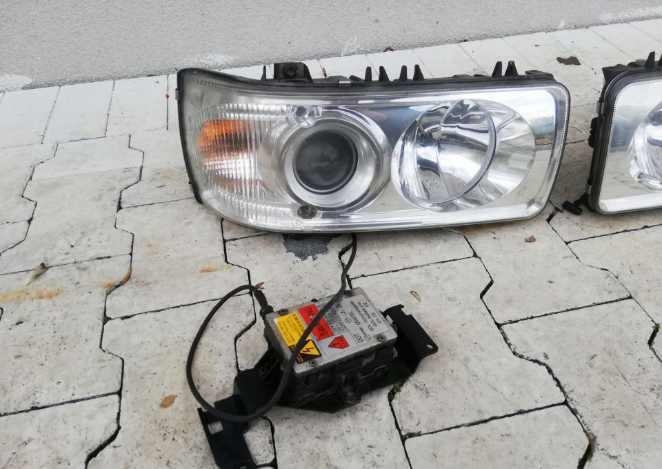 XENONY KOMPLET DAF XF 105 ORYGINAŁ - Προβολέας για Φορτηγό: φωτογραφία 3 XENONY KOMPLET DAF XF 105 ORYGINAŁ - Προβολέας για Φορτηγό: φωτογραφία 3