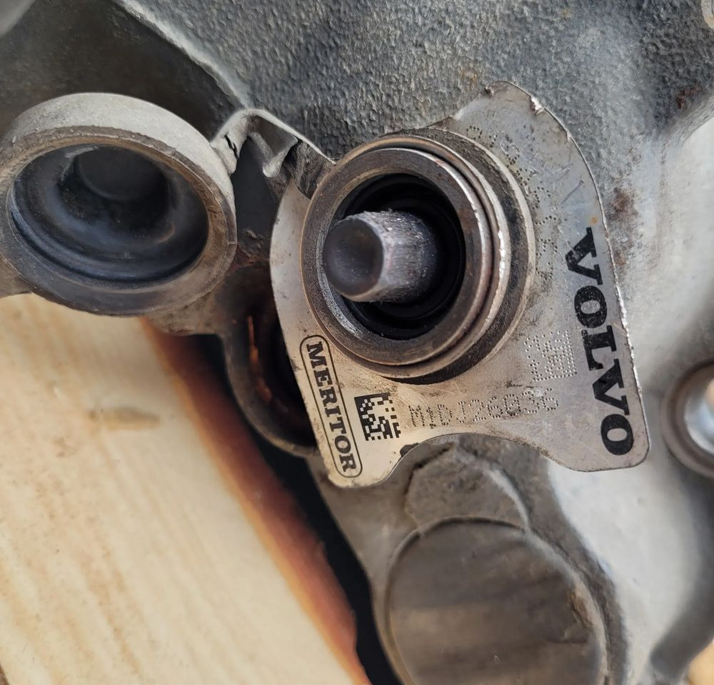 ZACISK MERITOR VOLVO FH4 ORYGINAŁ CENA ZA 1SZT CHWALIM116 - Δαγκάνα φρένων για Φορτηγό: φωτογραφία 3 ZACISK MERITOR VOLVO FH4 ORYGINAŁ CENA ZA 1SZT CHWALIM116 - Δαγκάνα φρένων για Φορτηγό: φωτογραφία 3