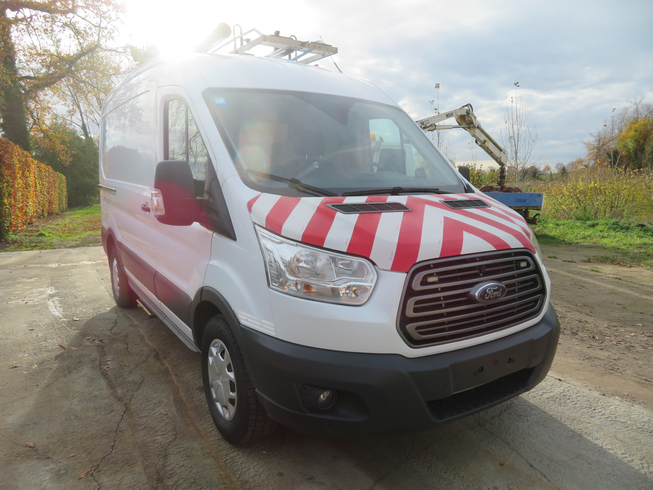 Ford Transit 2.0TDCi - L2H2 - Βαν: φωτογραφία 1 Ford Transit 2.0TDCi - L2H2 - Βαν: φωτογραφία 1