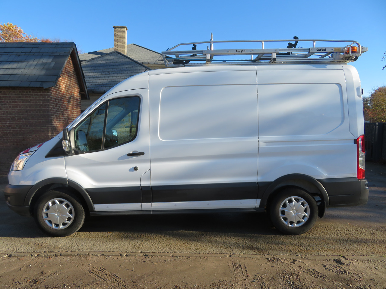 Ford Transit 2.0TDCi - L2H2 - Βαν: φωτογραφία 4 Ford Transit 2.0TDCi - L2H2 - Βαν: φωτογραφία 4