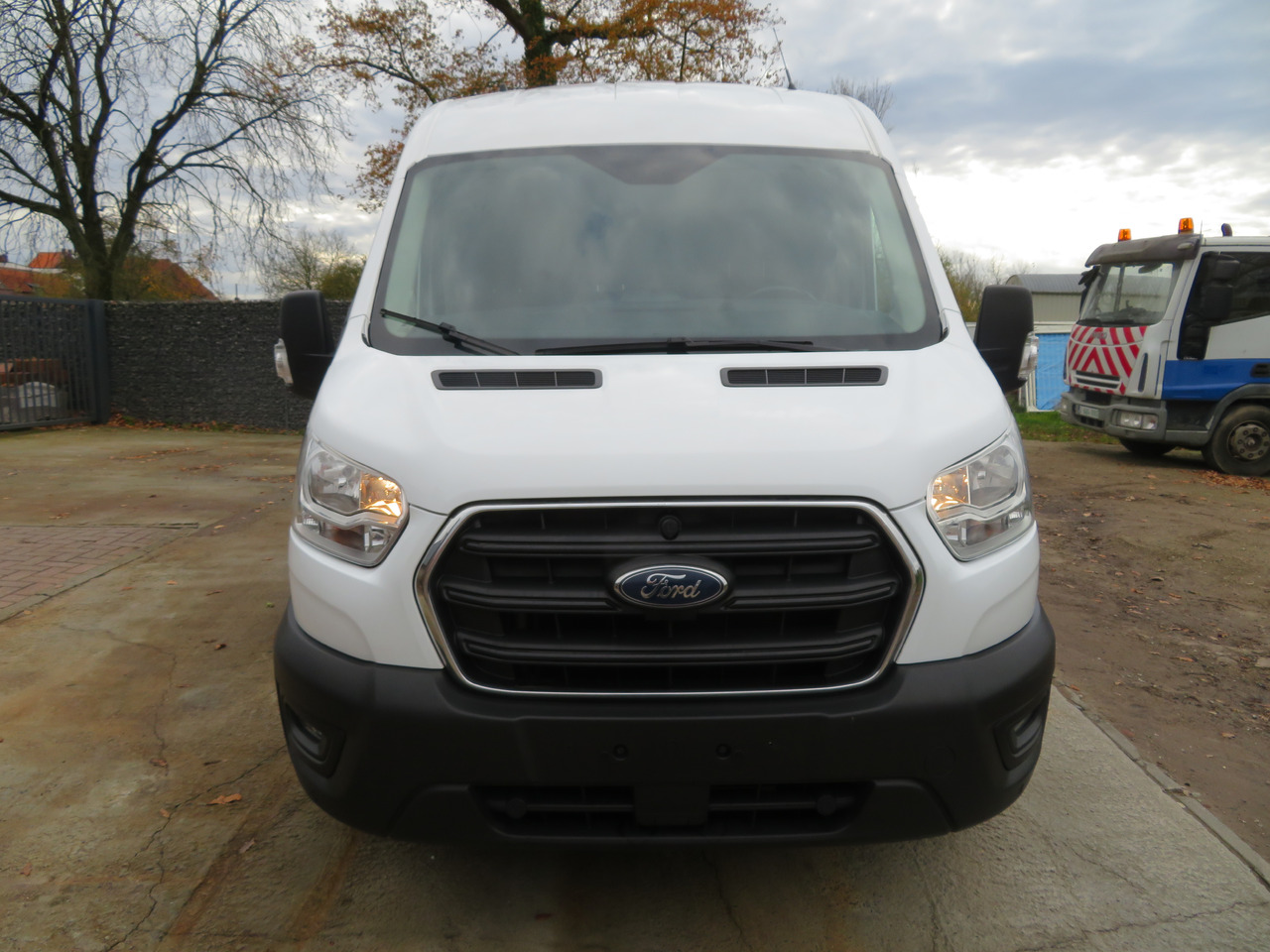 Ford Transit 2.0TDCi TREND - L2H2 - Βαν: φωτογραφία 2 Ford Transit 2.0TDCi TREND - L2H2 - Βαν: φωτογραφία 2