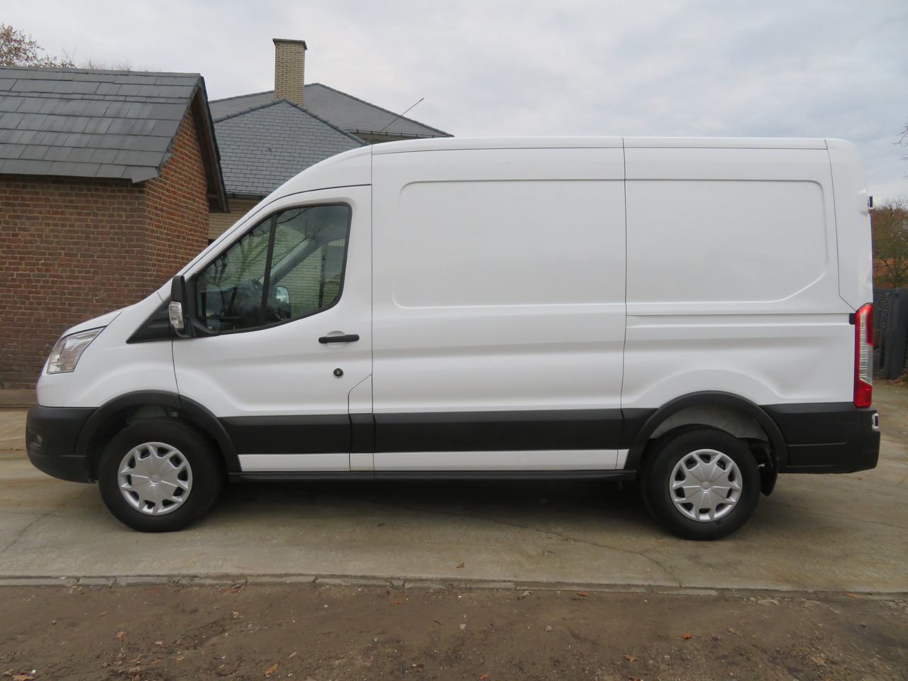 Ford Transit 2.0TDCi TREND - L2H2 - Βαν: φωτογραφία 4 Ford Transit 2.0TDCi TREND - L2H2 - Βαν: φωτογραφία 4