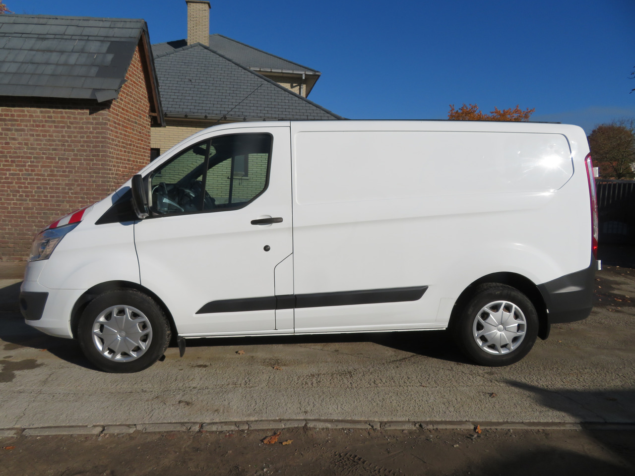 Ford Transit Custom 2.0tdci - Μικρό βαν: φωτογραφία 4 Ford Transit Custom 2.0tdci - Μικρό βαν: φωτογραφία 4
