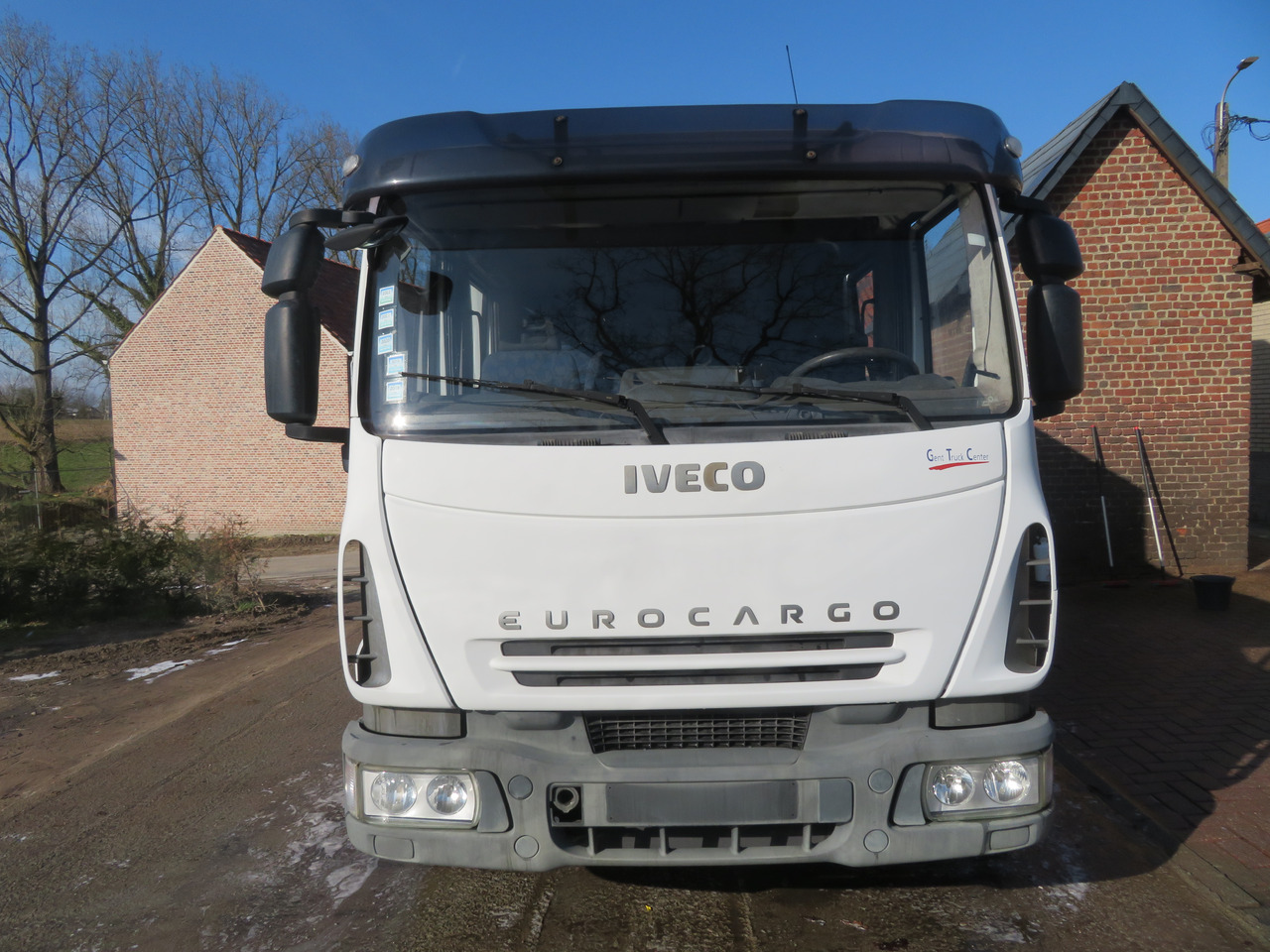 Iveco Eurocargo ML90E18 - Φορτηγό κόφα: φωτογραφία 2 Iveco Eurocargo ML90E18 - Φορτηγό κόφα: φωτογραφία 2