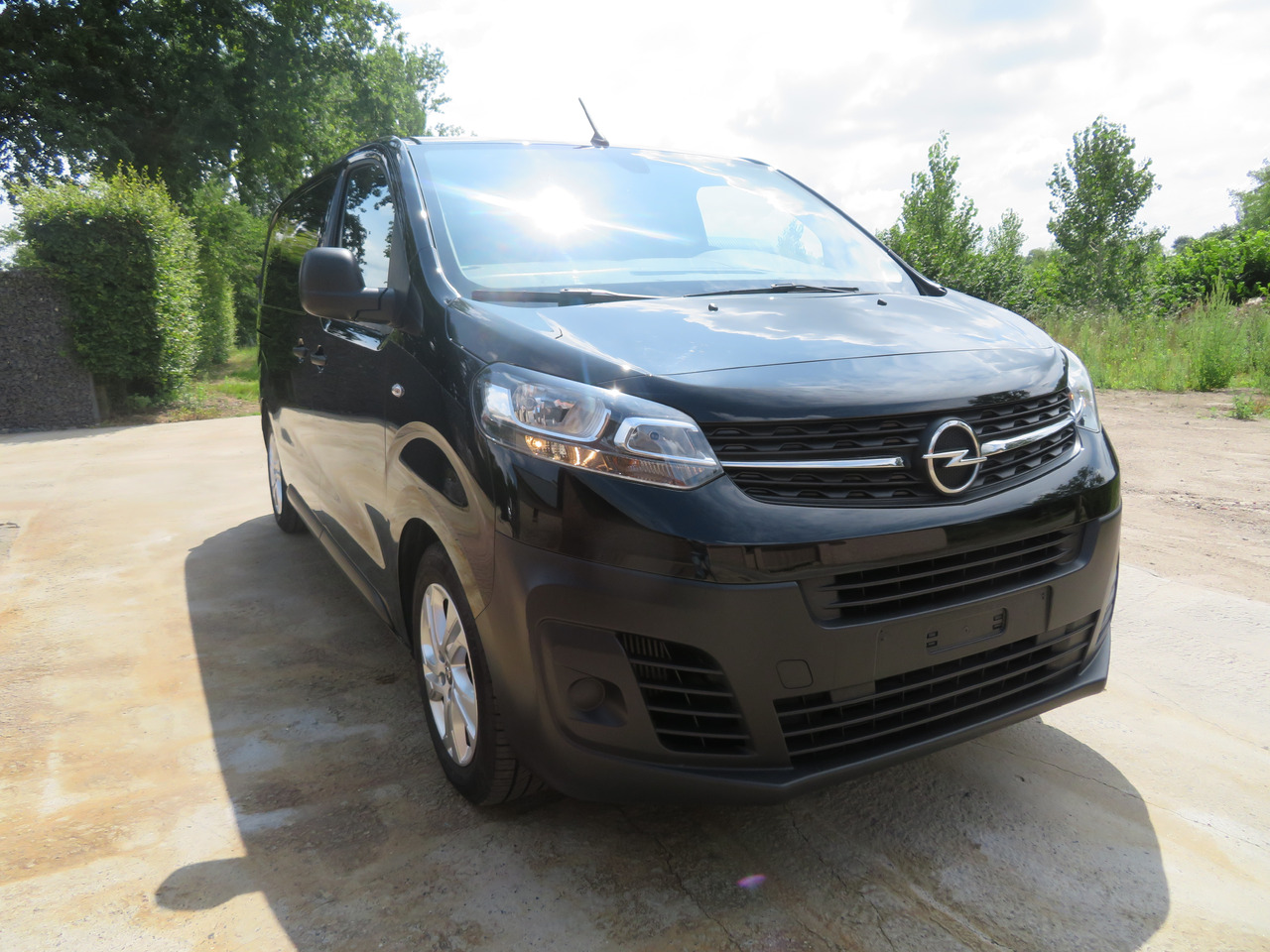 OPEL Vivaro Edition 2.0 Turbo - L2H1 - Μικρό βαν: φωτογραφία 1 OPEL Vivaro Edition 2.0 Turbo - L2H1 - Μικρό βαν: φωτογραφία 1