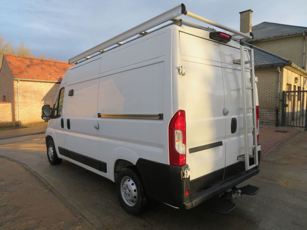 Peugeot Boxer 2.2 BlueHDI L2H2 dubbel schuifdeur - Βαν: φωτογραφία 5 Peugeot Boxer 2.2 BlueHDI L2H2 dubbel schuifdeur - Βαν: φωτογραφία 5